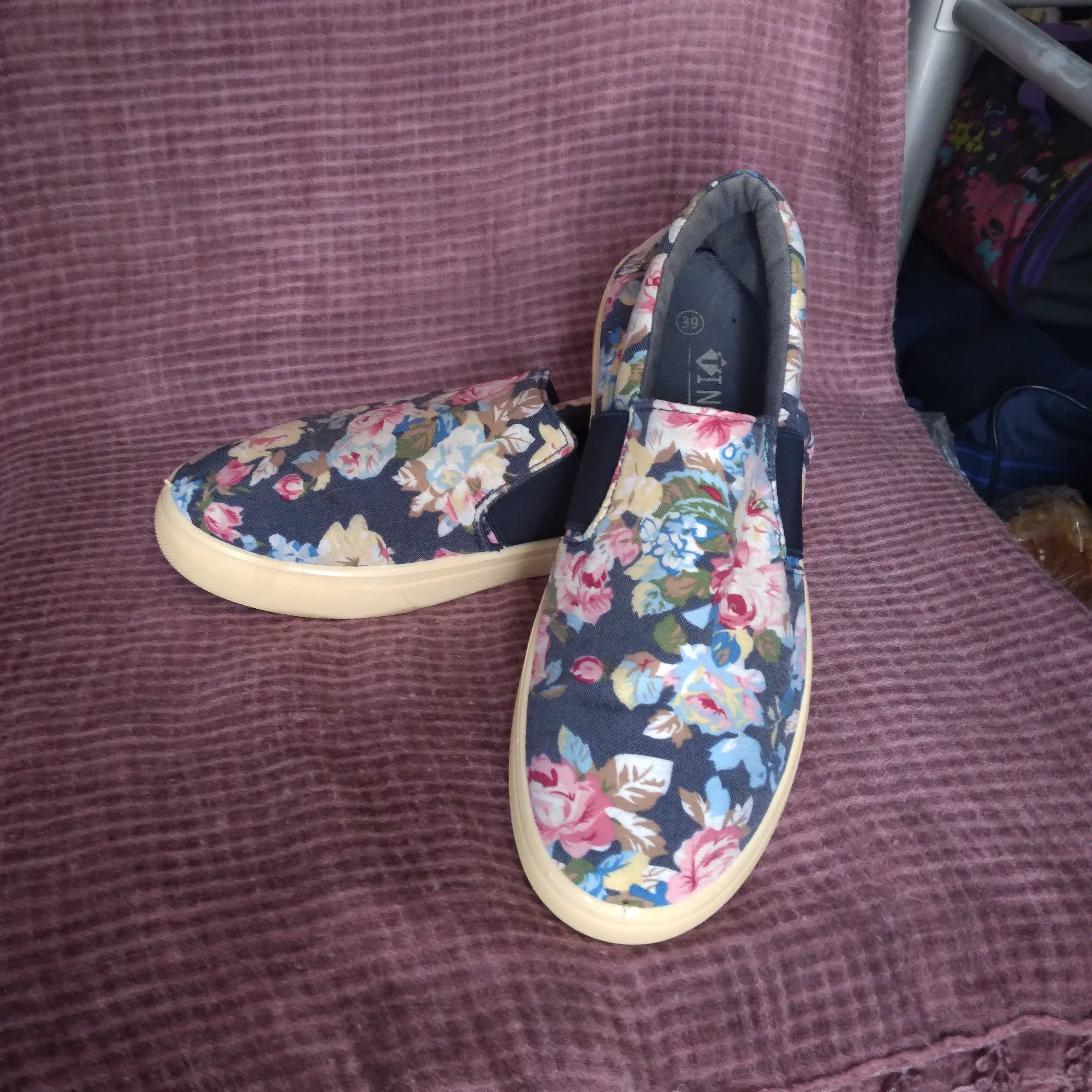 Buty letnie damskie