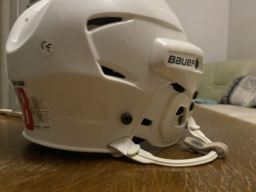 Шлем для хокея bauer