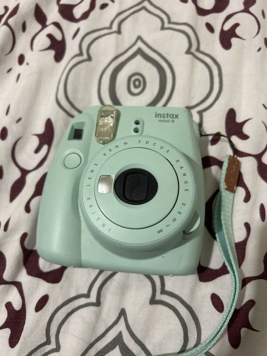 Camera Instax mini 9..