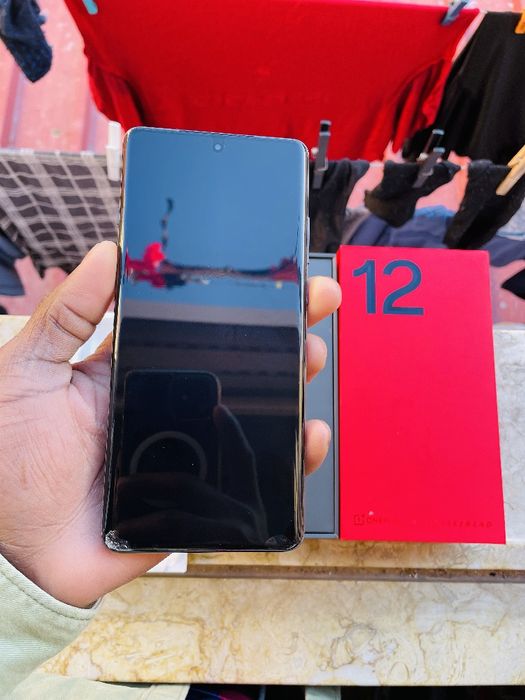One plus 12 512Gb 16 Gb de RAM