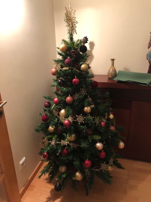 Árvore de natal com pinhas Leroy Merlin 150 cm