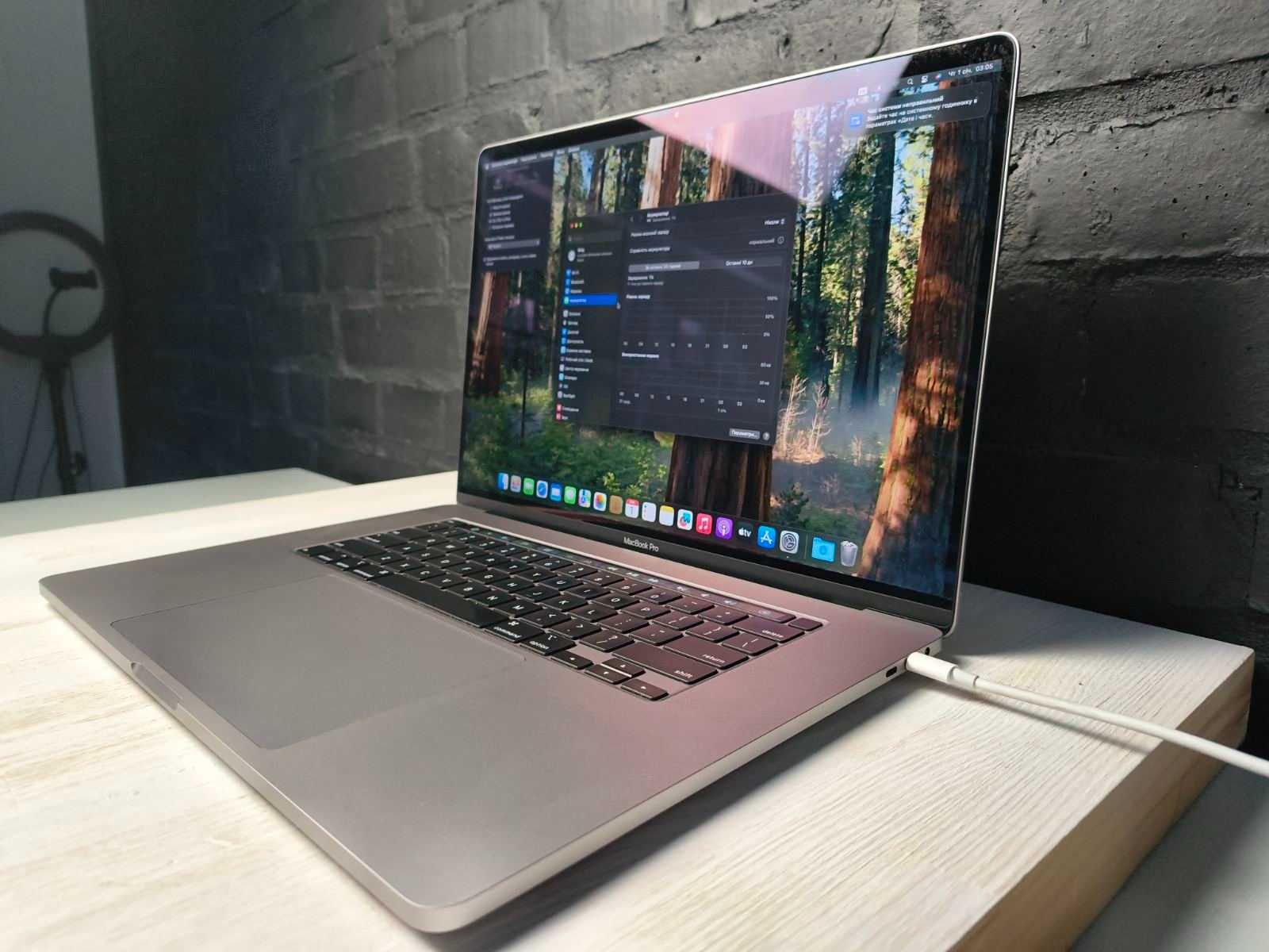 Apple MacBook pro A2141 - i7-9750H/AMD Radeon Pro 5300M-(4Gb)