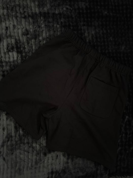 Czarne spodenki Essentials