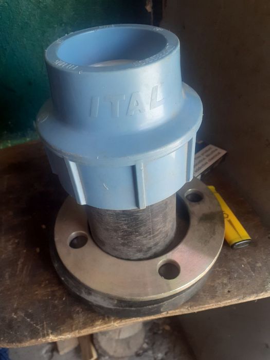 Муфта с фланцем диаметром на пластиковые трубы 63мм