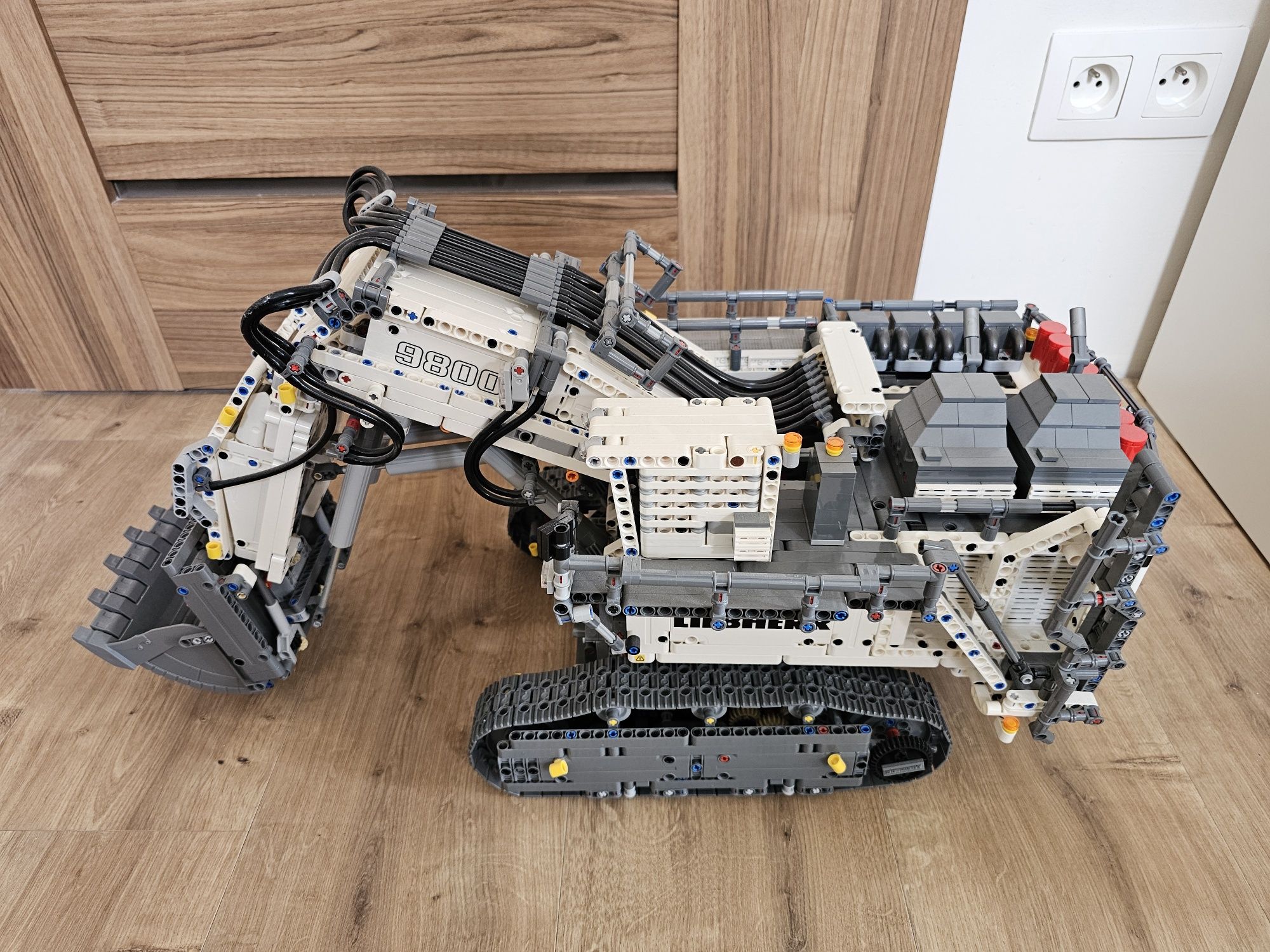Lego technic 42100 Liebherr
Stan jak nowy
Oryginalny karton, instrukcj