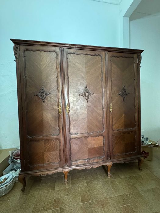 Roupeiro com 3 portas Clássico em Madeira