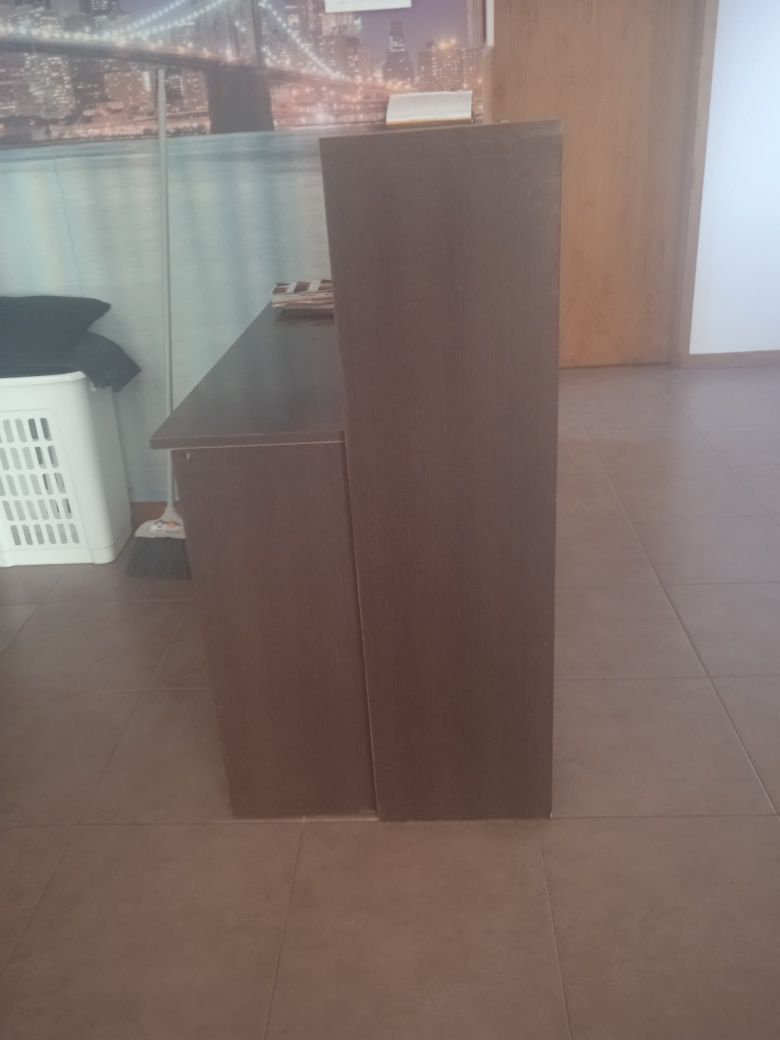 Móveis e equipamentos de salão de cabeleireiro