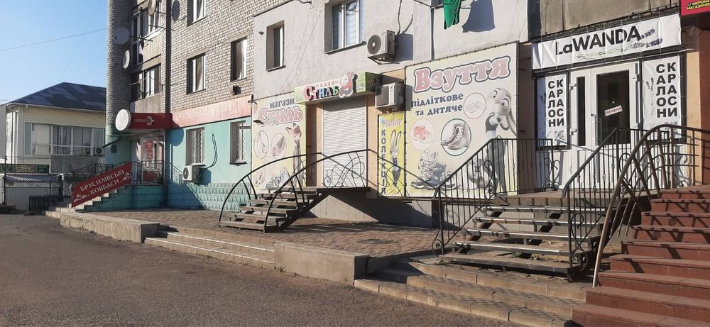 Продається магазин діючий бізнес в центрі базару