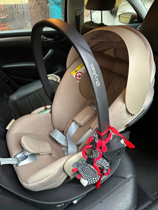 fotelik CYBEX CLOUD T PLUS i-Size Cozy Beige z bazą obrotową