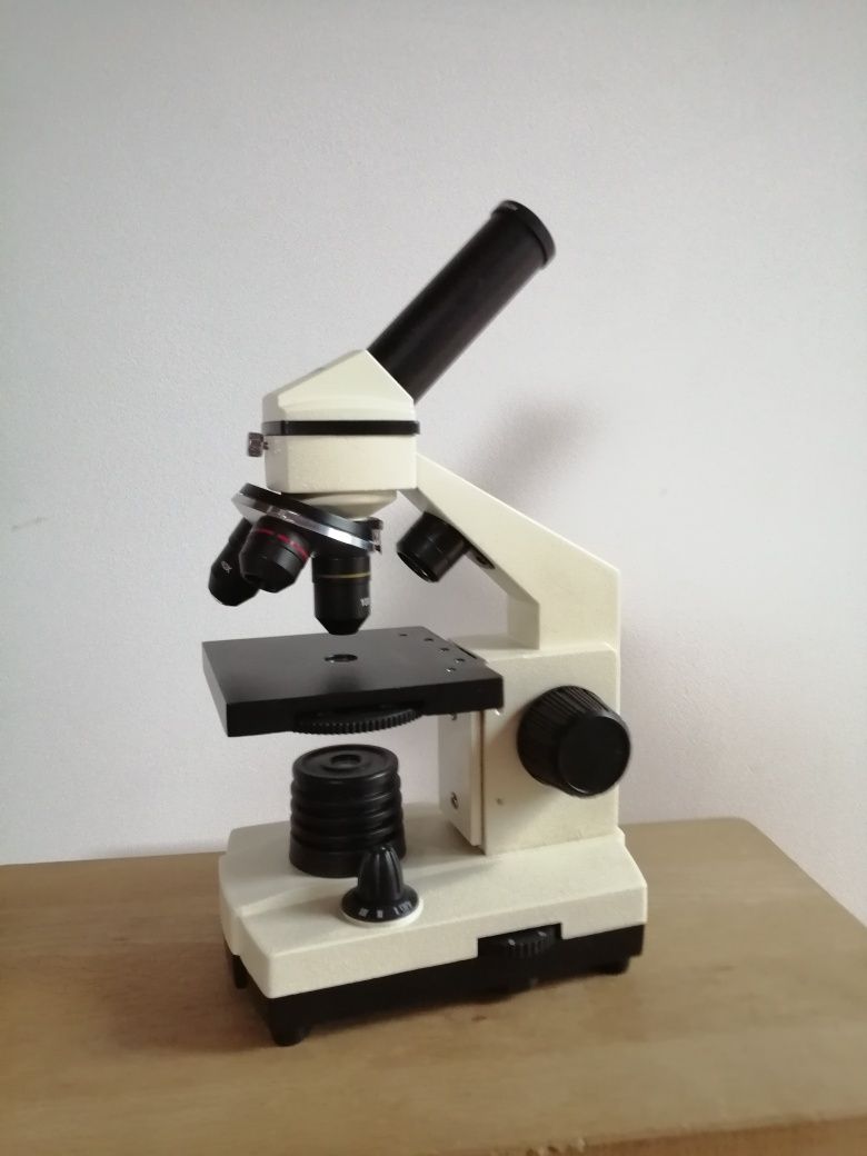 Mikroskop Bresser Biolux NV 20x - 1280x