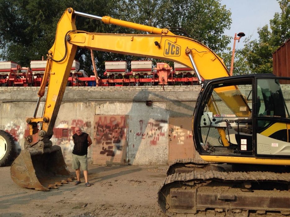 Оренда гусеничного екскаватора JCB-220, оренда спецтехніки