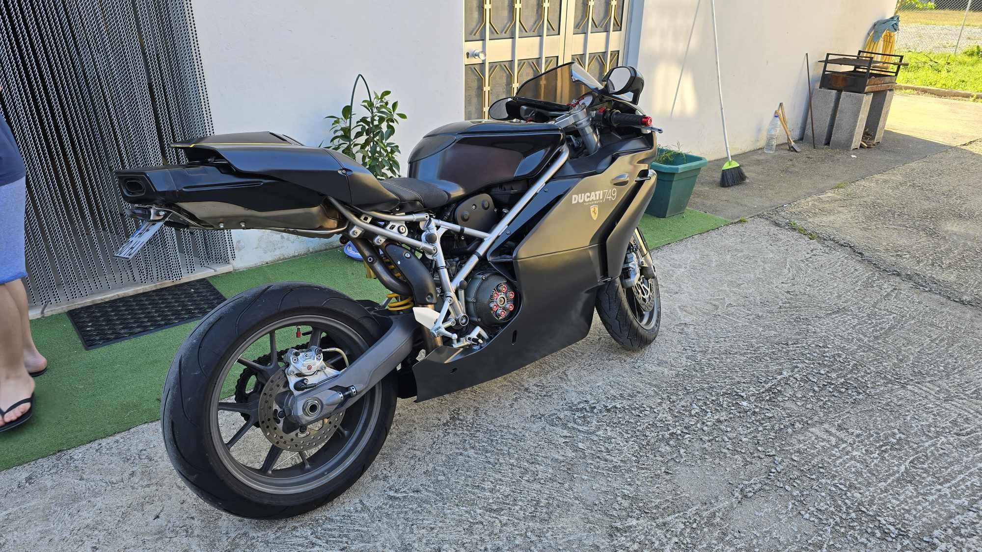 Ducati 749s dark única a venda em PT