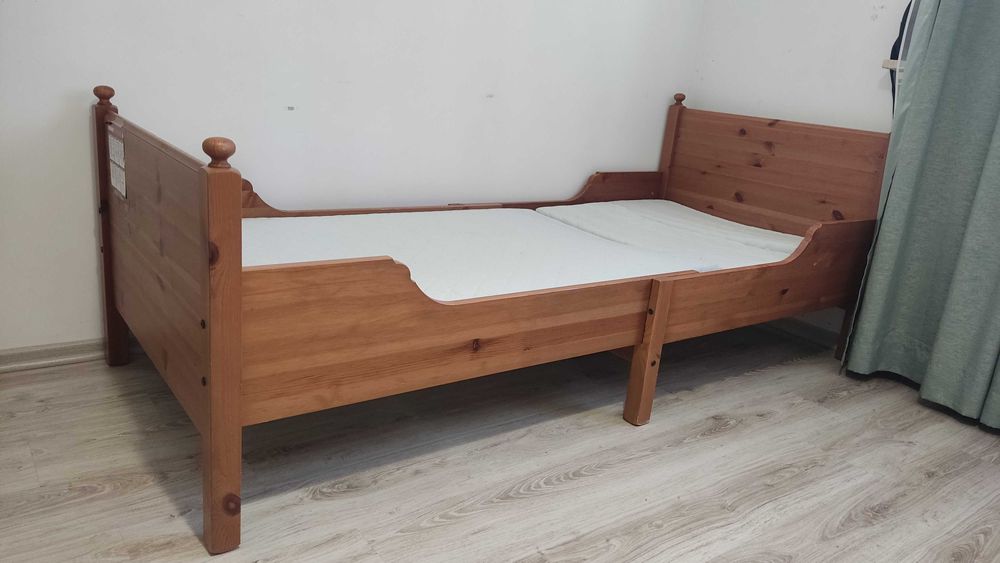 Sprzedam drewniane łóżko dziecięce