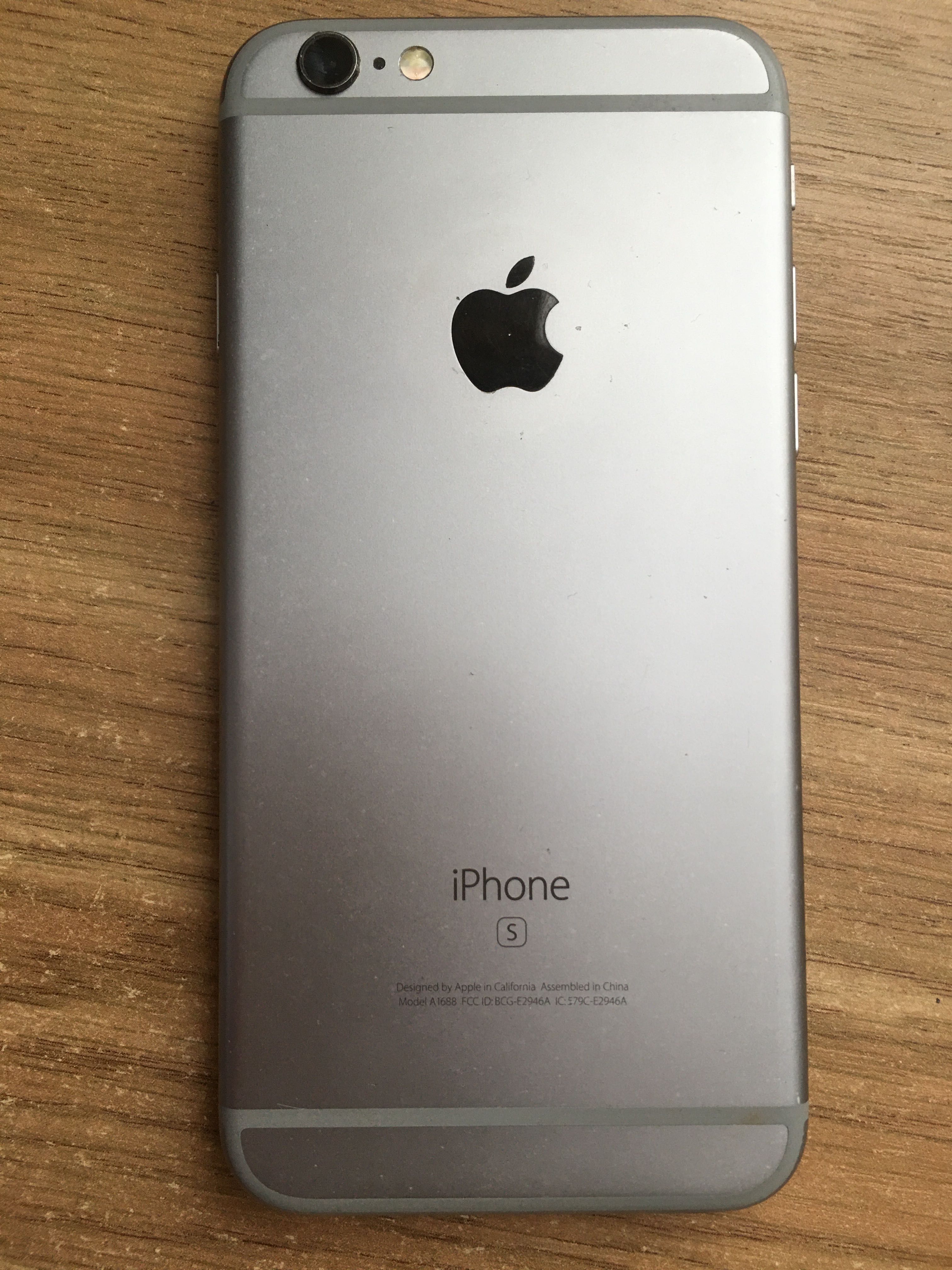 iPhone 6S 16Gb silver.Любая симкарта.