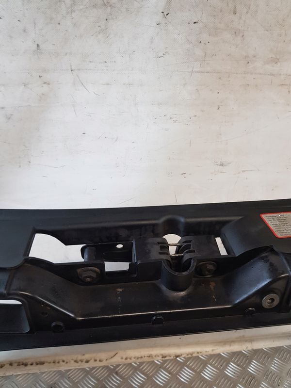Pas Przedni Wzmocnienie Czołowe 4f Audi A6c6/2.4 V6 Kombi