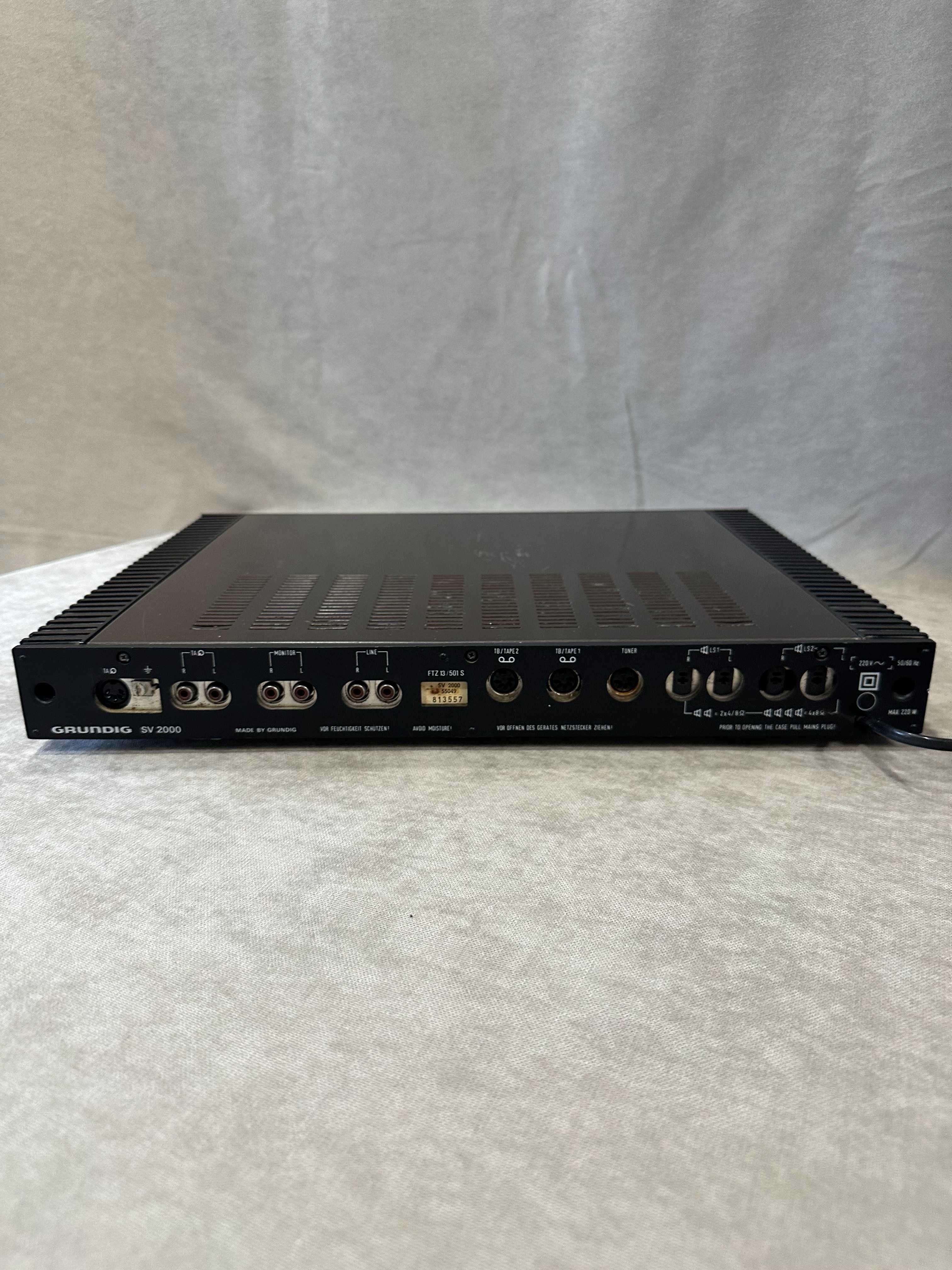 Wzmacniacz Vintage Grundig SV 2000, lata 80
