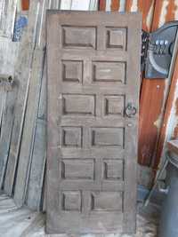 Vendo porta de madeira usada