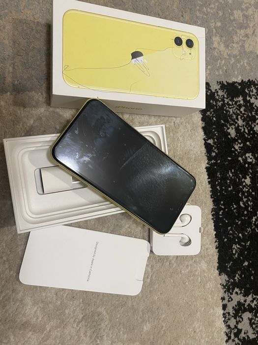 Продам iPhone 11