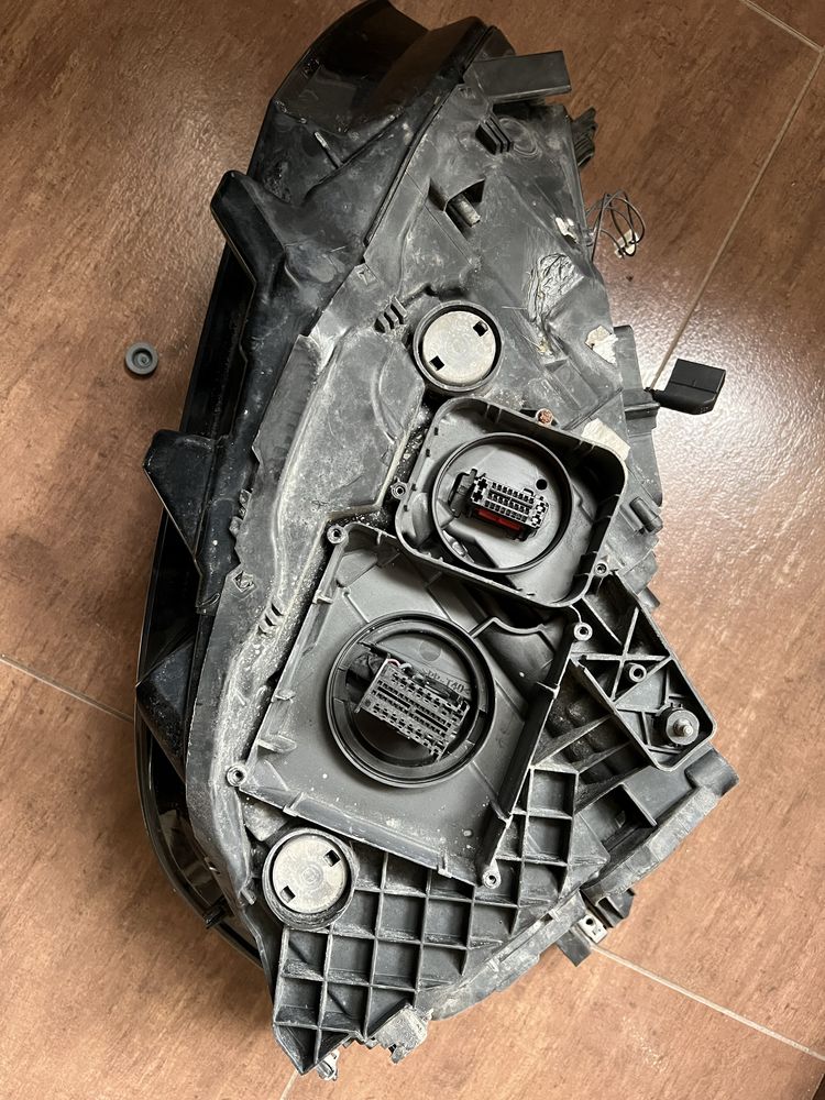 Lampa przednia prawa volkswagen passat B8