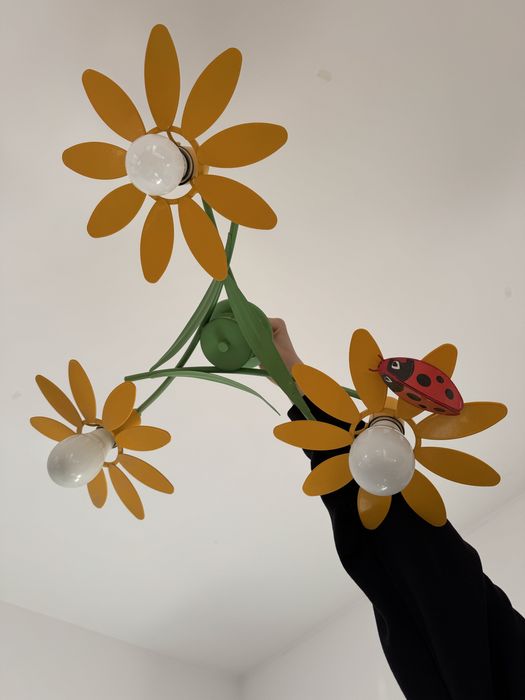 Lampa sufitowa kwiaty z biedronką