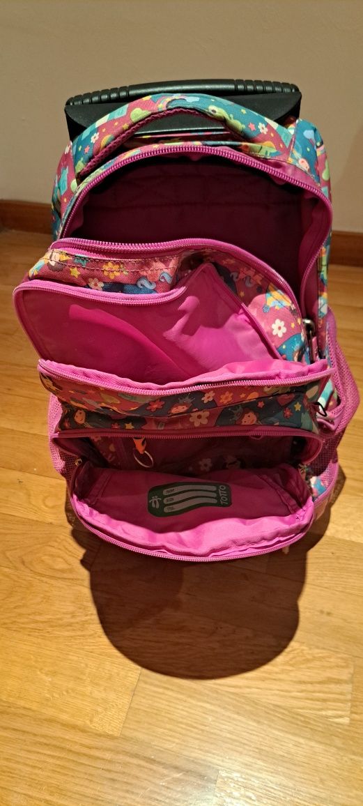 Mochila totto com rodas