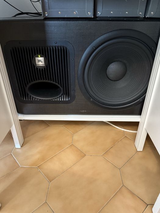 Sub JBL LSR 6312SP com dsp para estudio 300w