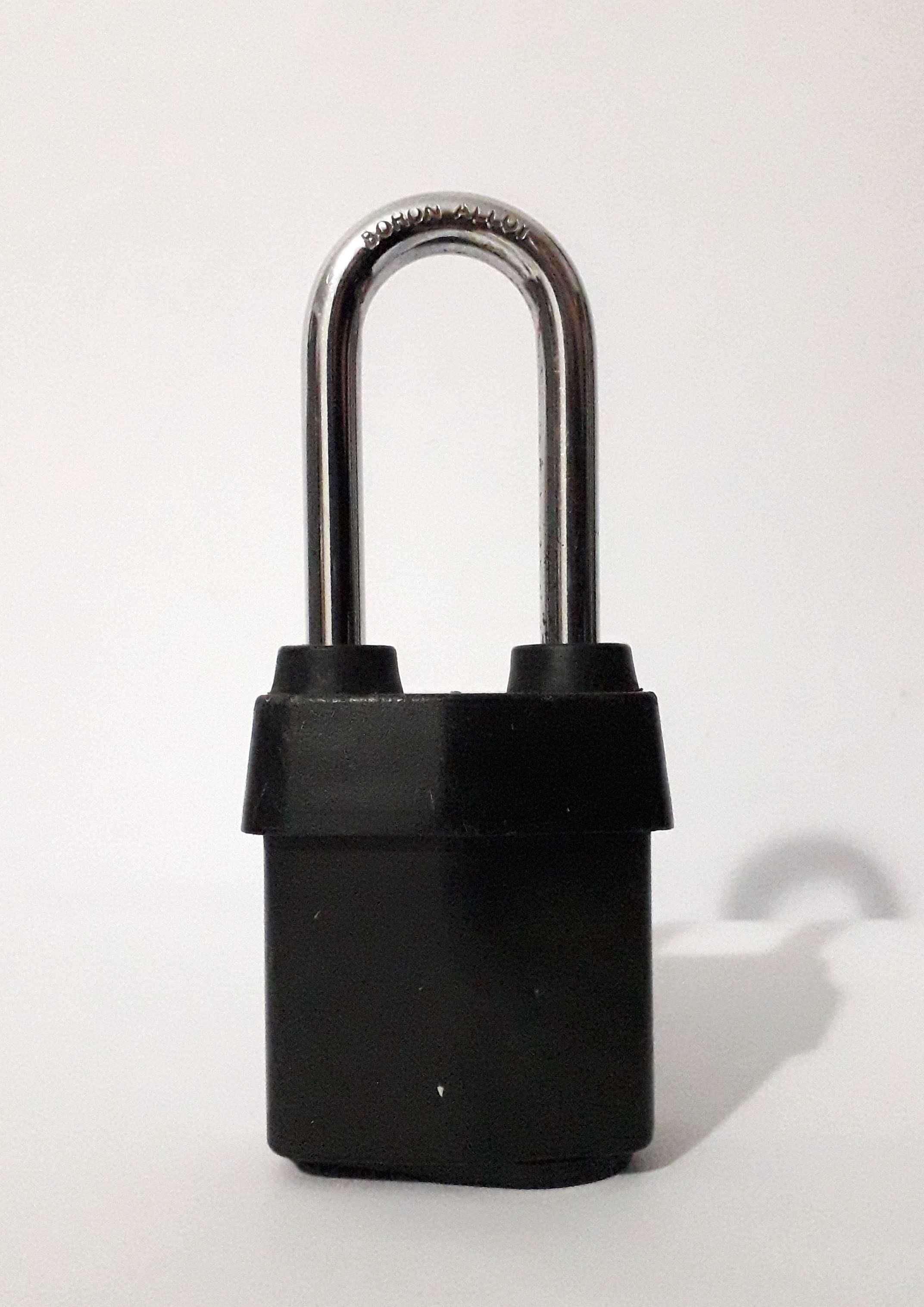 Cadeado Master Lock em aço (usado)