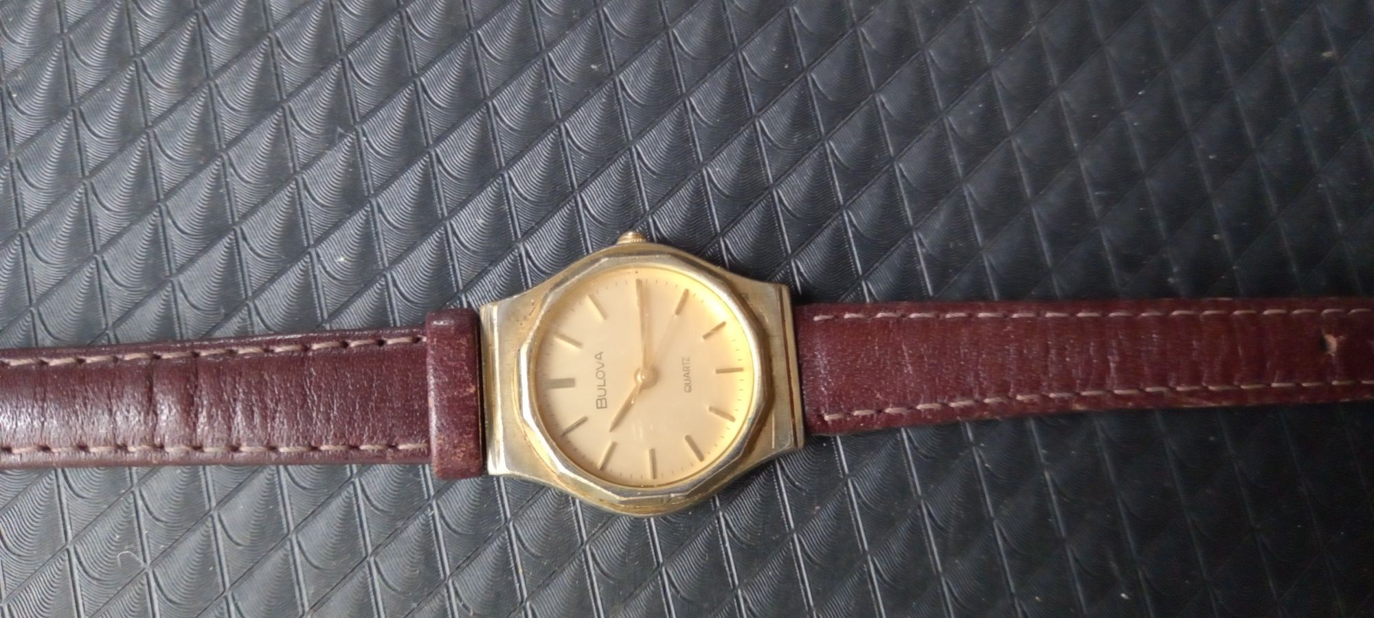 Bulova zegarek damski kwarcowy