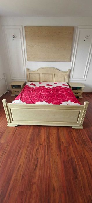 Łóżko drewniane szafki nocne komoda