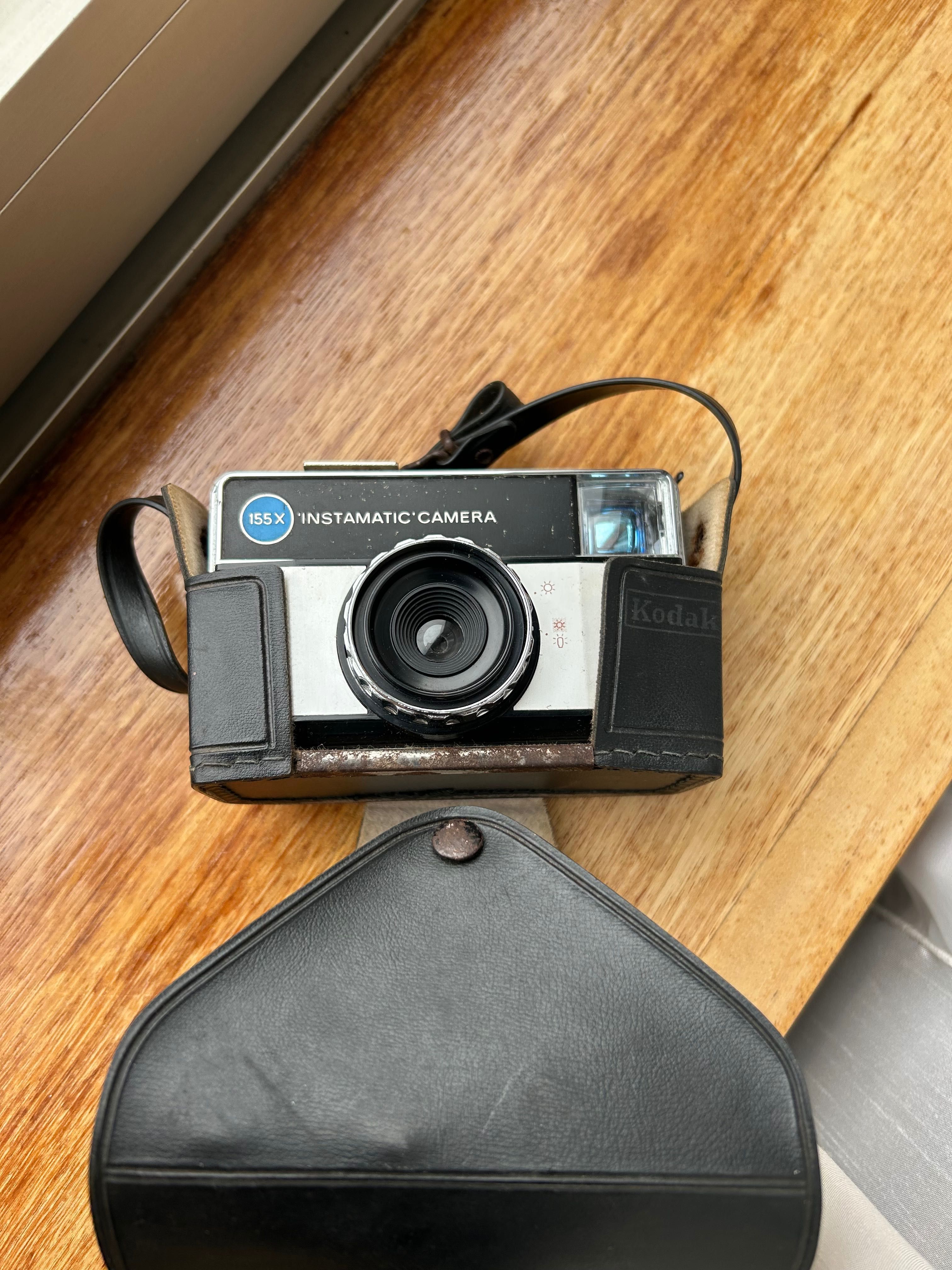 Máquina fotográfica antiga de marca KODAK, por 15€