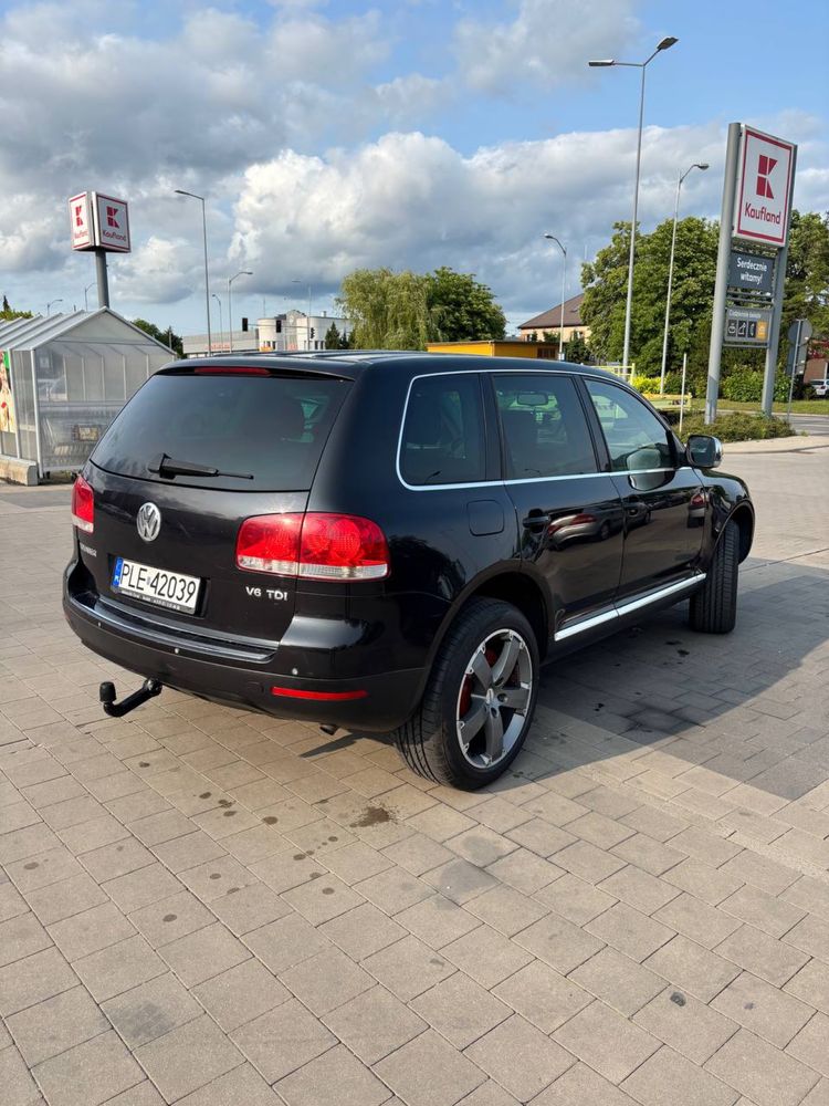 Sprzedam Volkswagena Touarega.