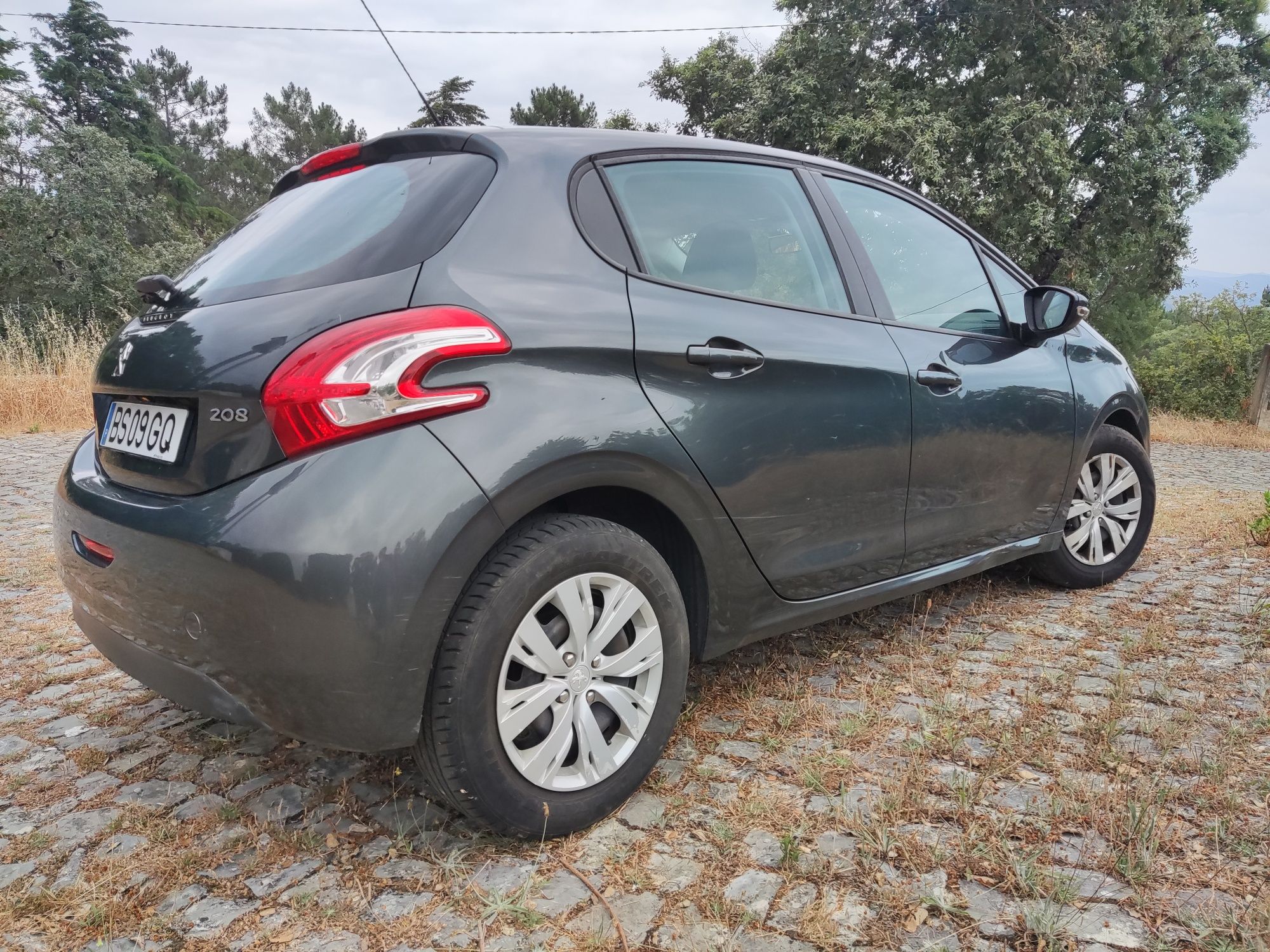 Peugeot 208. 1.2