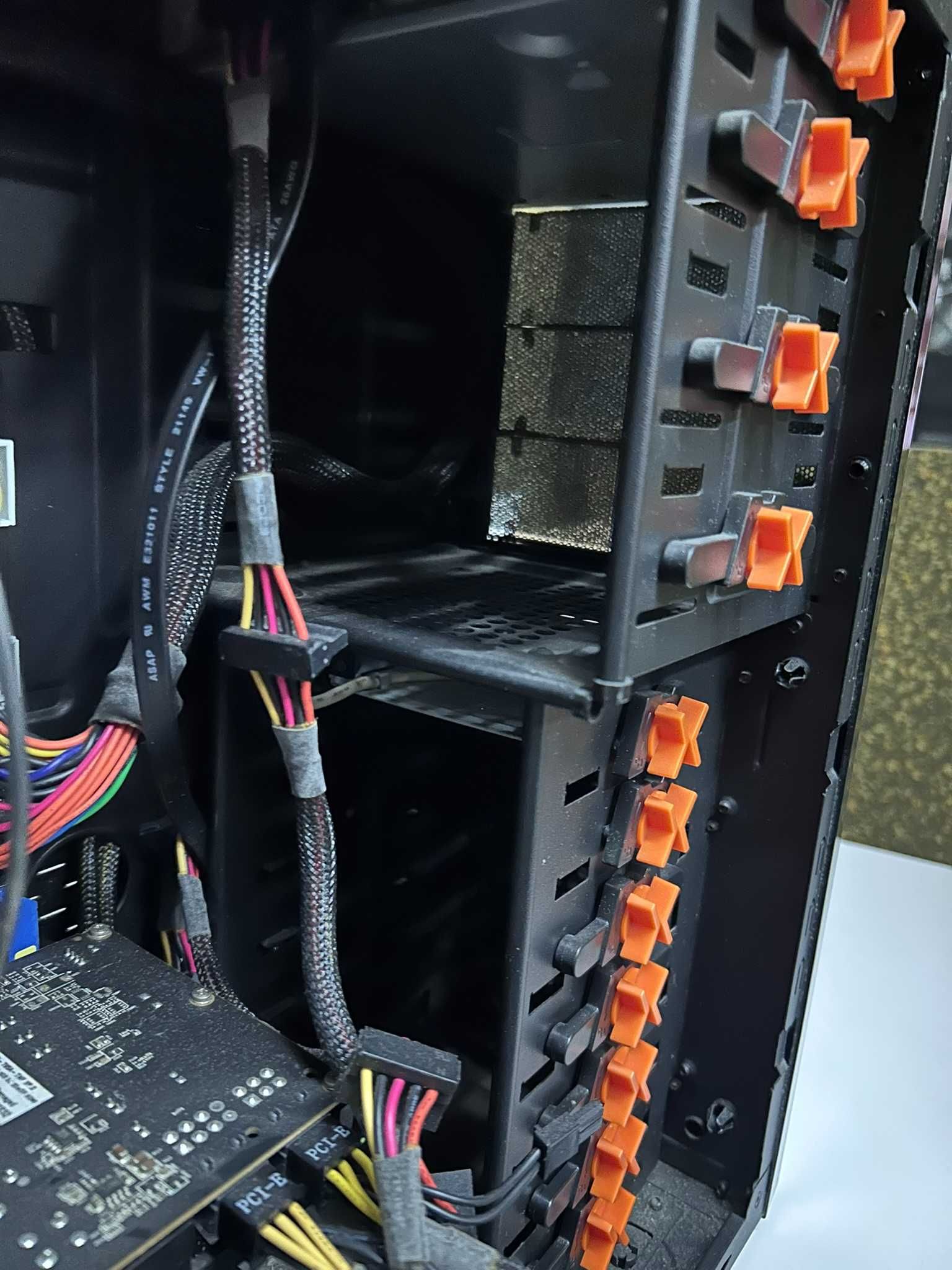 Caixa de PC em óptimas condições