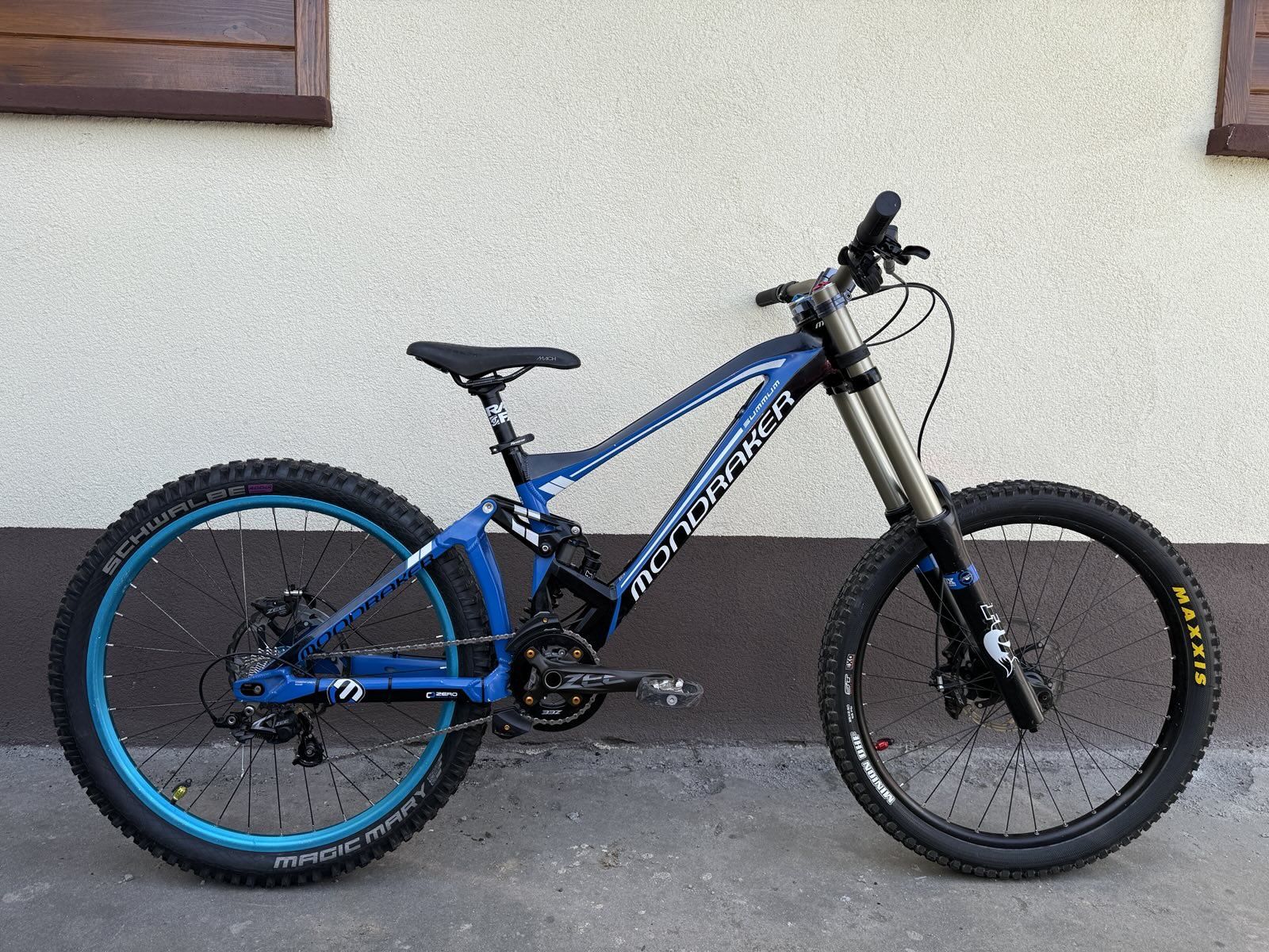 Mondraker Summum downhill