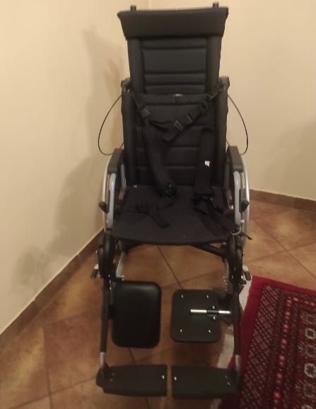 Wózek inwalidzki marki Vermeiren model Eclips X4 90