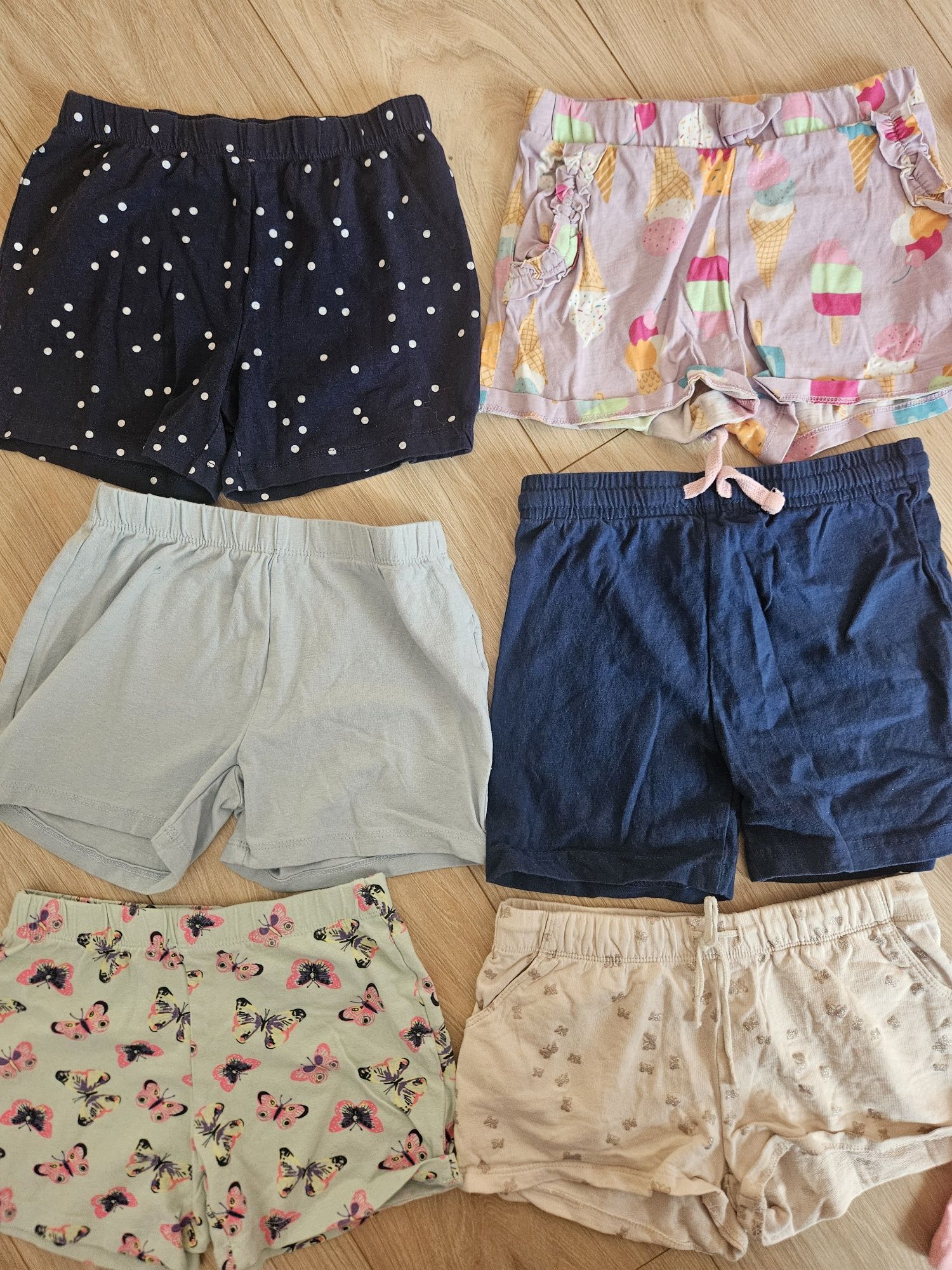 Krótkie spodenki 6szt i spódniczki 3szt, roz.122 Sinsay,H&M