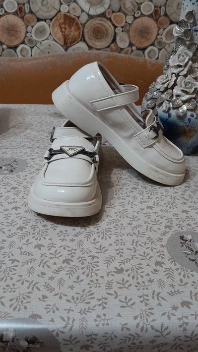 Туфлі для дівчинки