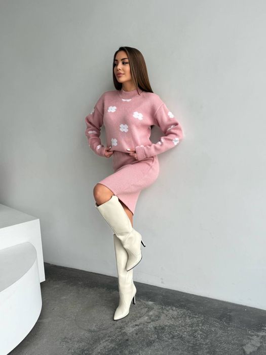 Костюм жіночий вязаний спідниця і светр