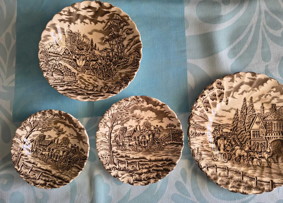 Fine Staffordshire ironstone Royal Mail - 4 peças - castanho escuro