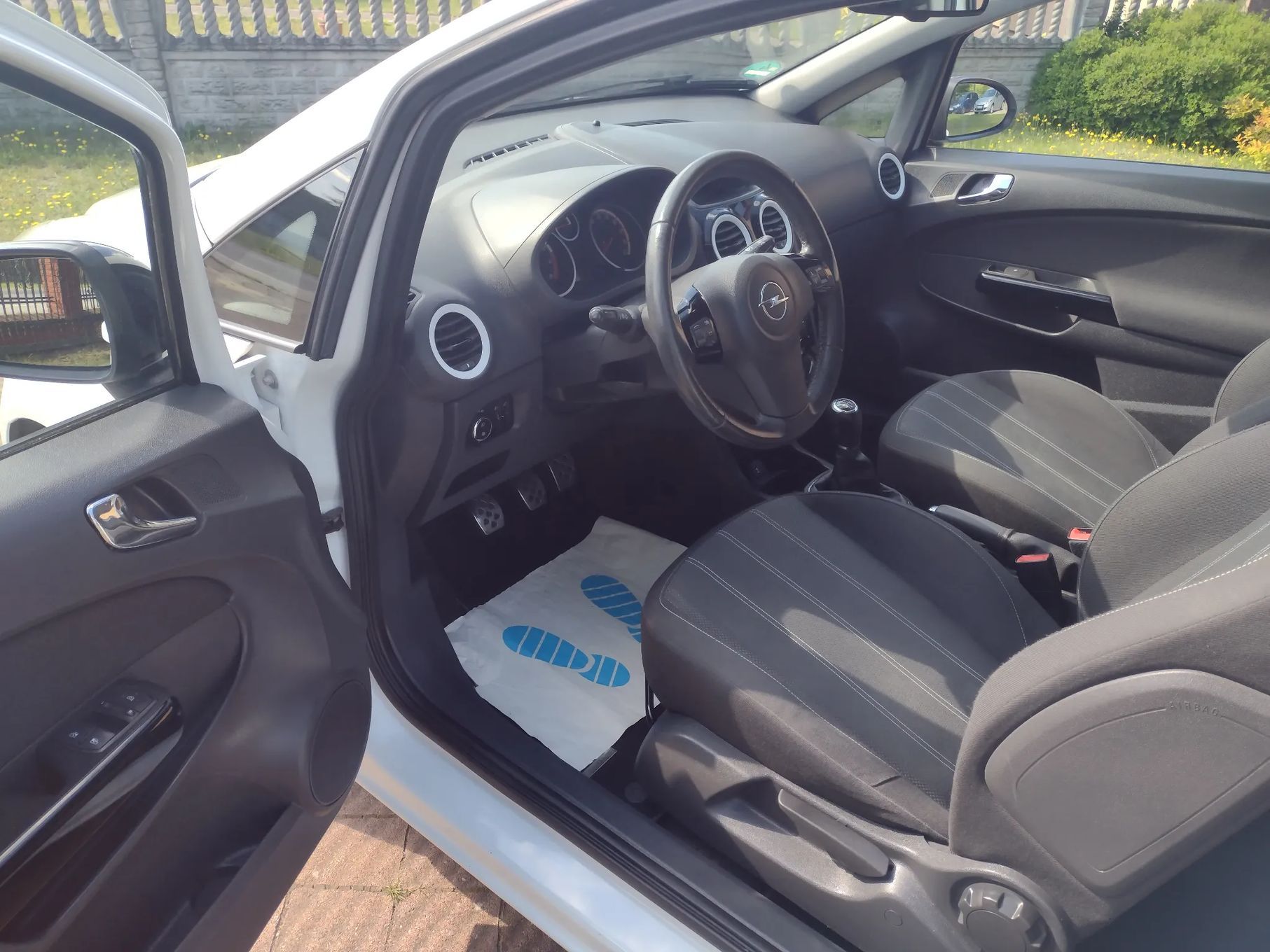 Opel Corsa D *LIFT 1.4i 16V 100KM *3D *Super Stan*Klima*Navi*Tempomat*PDC*Serwis.