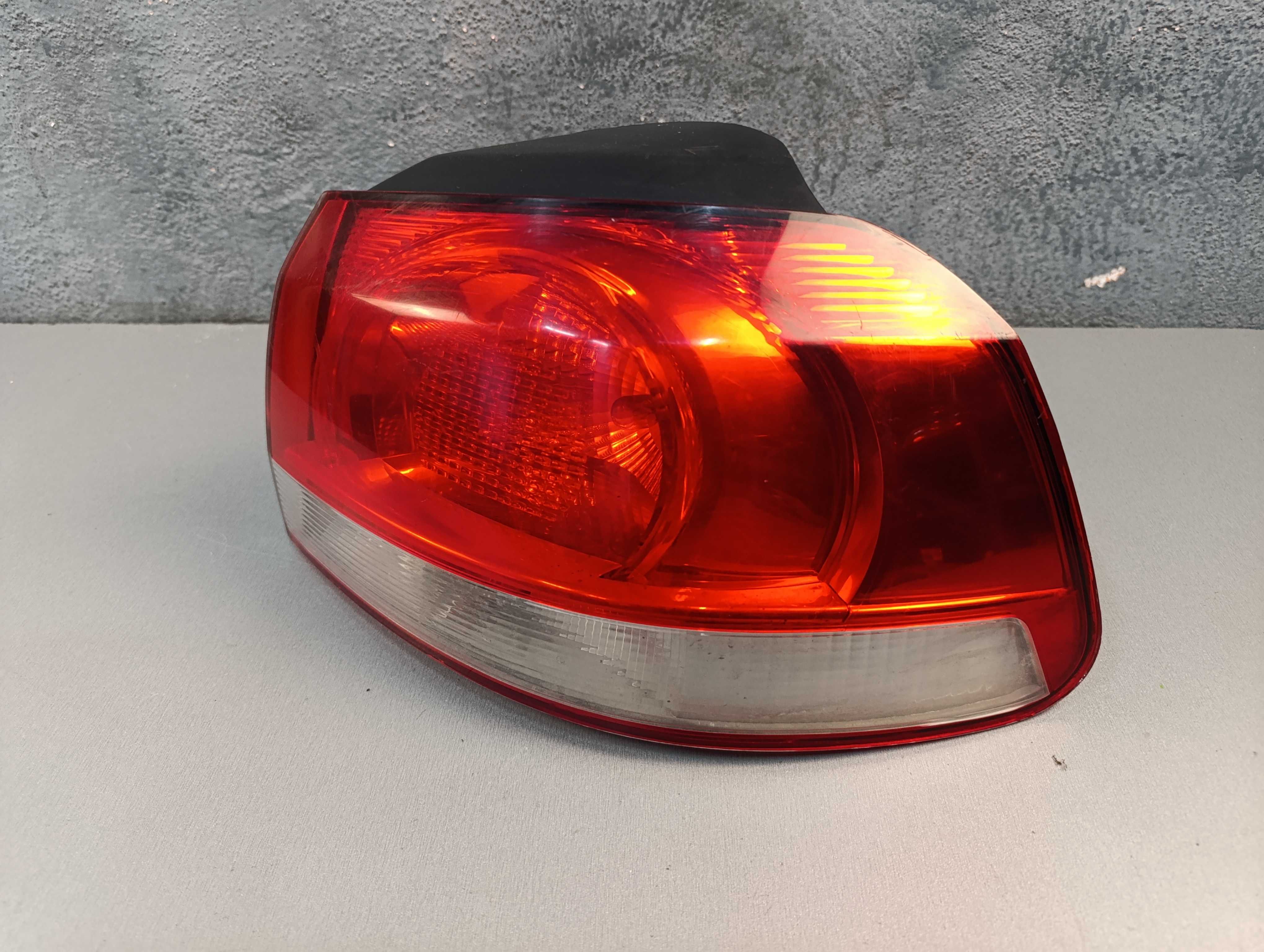 Volkswagen Golf 6 Фонарь стоп задний правий 5K0945112