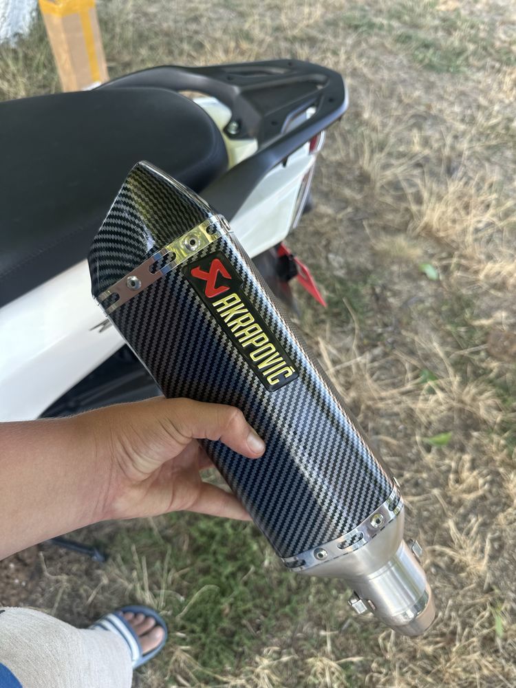 AKRAPOVIC акрапович новий