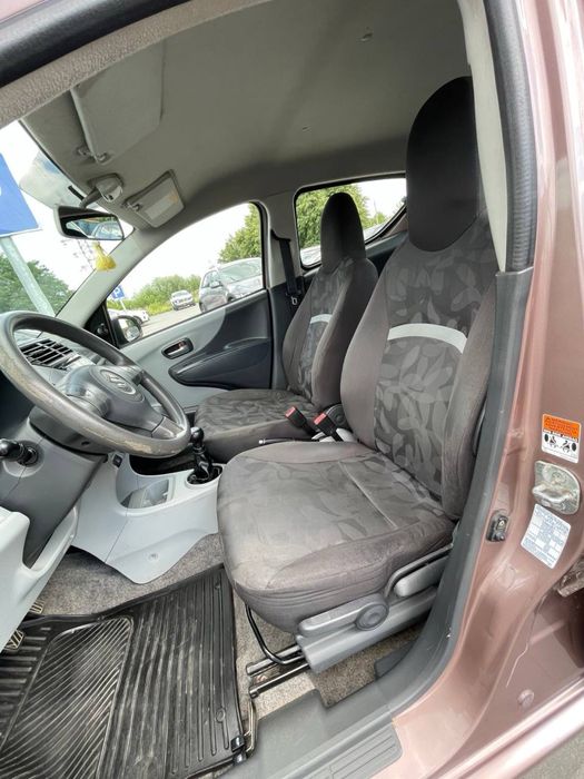 Suzuki Alto автомобіль