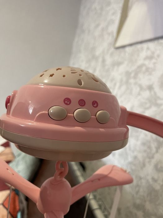 Мобіль на колиску