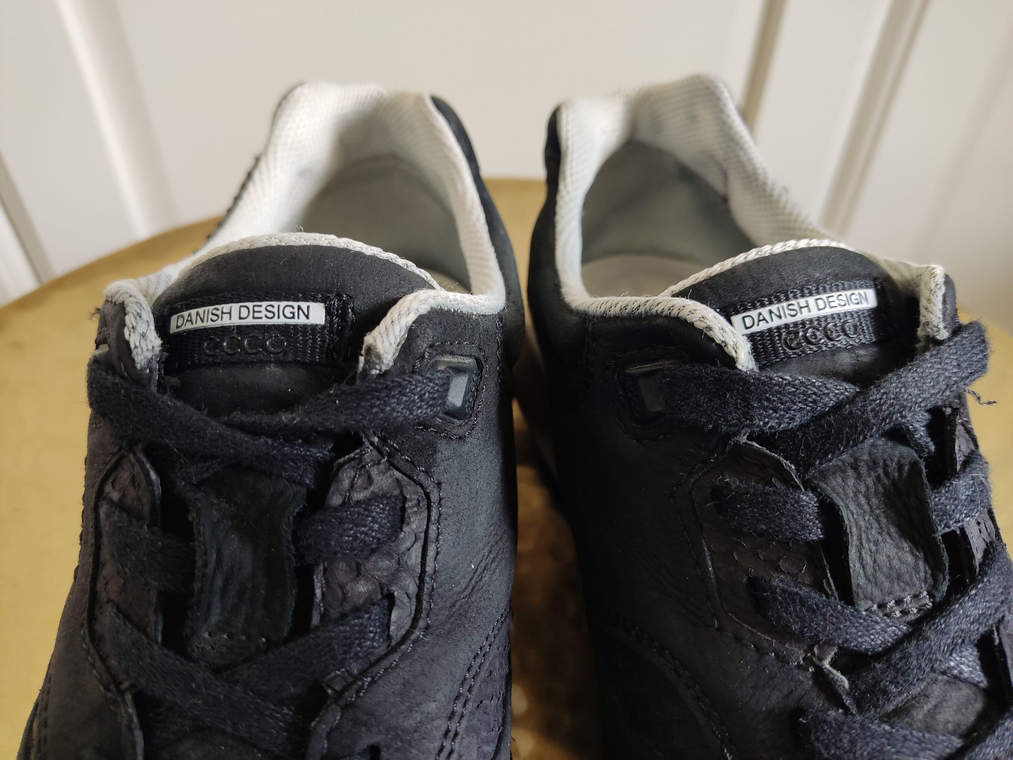 Ecco skórzane sneakersy czarne buty damskie 37