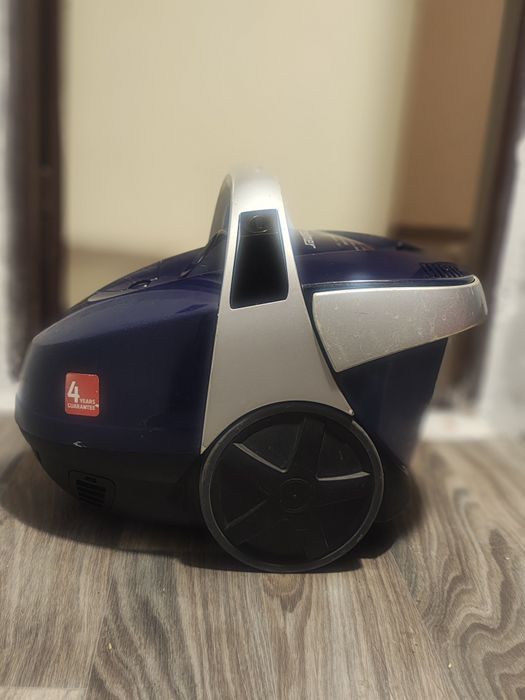 Пилосос Zelmer Aquos 1600W (ZVC722SP)
Продається надійний та потужний