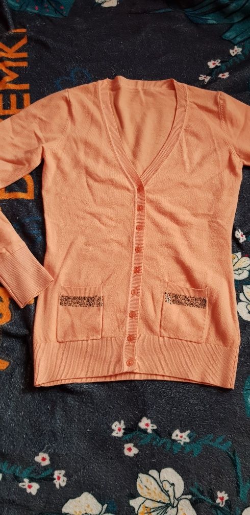 Sweter z dekoltem V