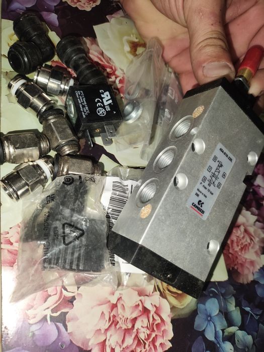 Пневмораспределитель  Camozzi 454-016-22IL