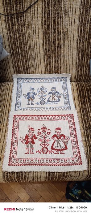 Sprzedam dwie serwetki makatka z czasów prl-u