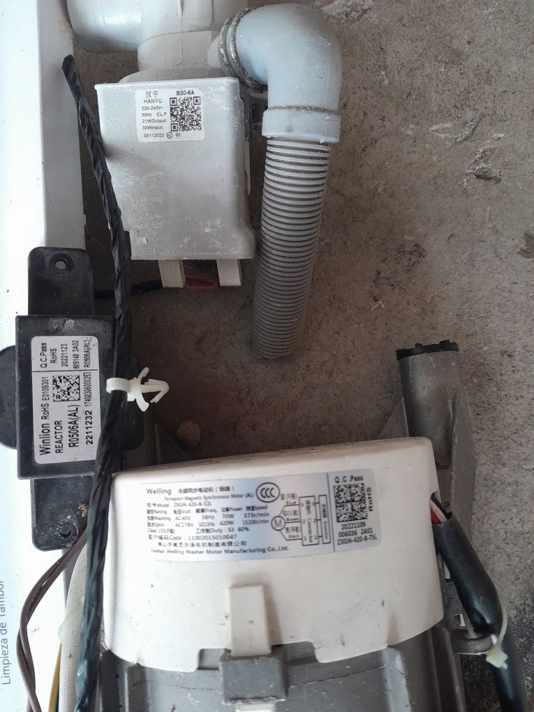 Motore máquina de lavar roupa  8 kg posso vender separado. Outros uten